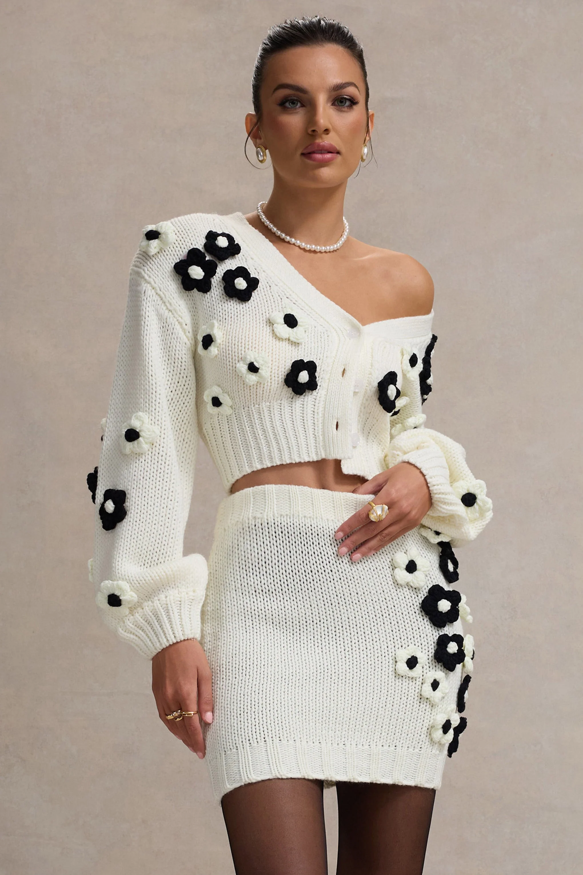Louvre | Cream & Black Knit Cropped Floral Cardigan - Image 4