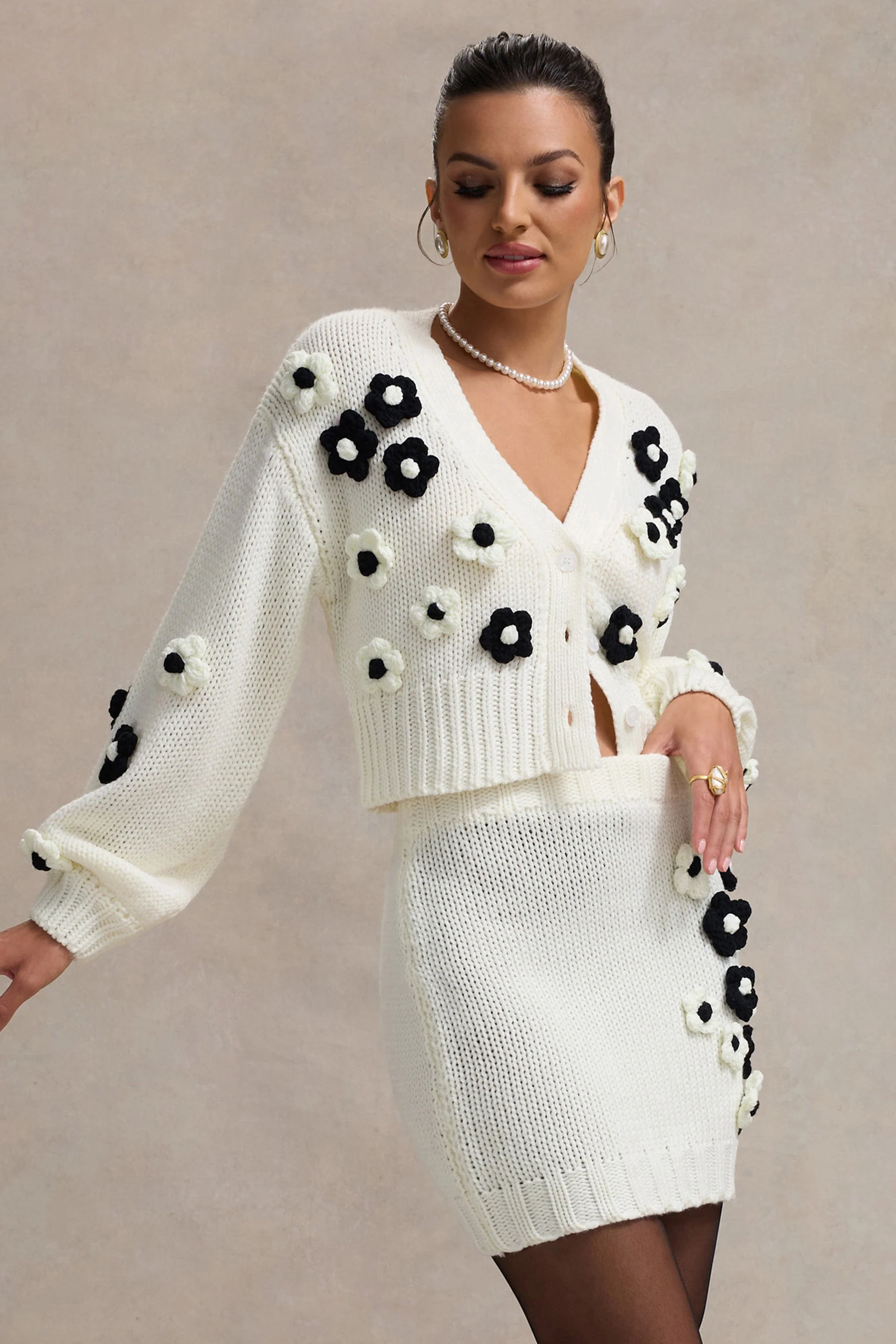 Louvre | Cream & Black Knit Cropped Floral Cardigan - Image 5